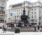 Статуя Эроса в самом сердце площади Пикадилли является одним из самых знаковых изображений Лондона